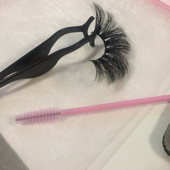 Coco 25mm mink lashes - Picture 2 of 5